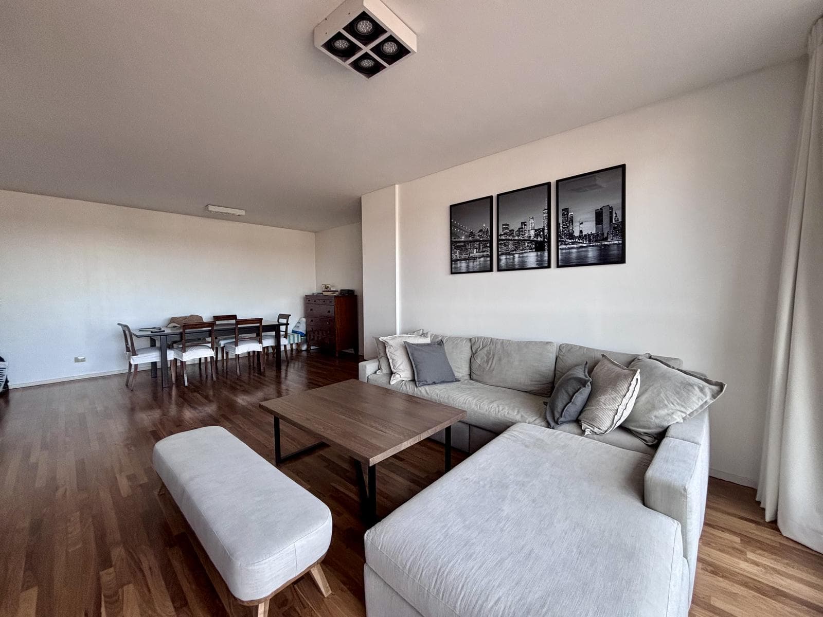 4-room apartment for sale - Two parking spaces and a maid's quarters