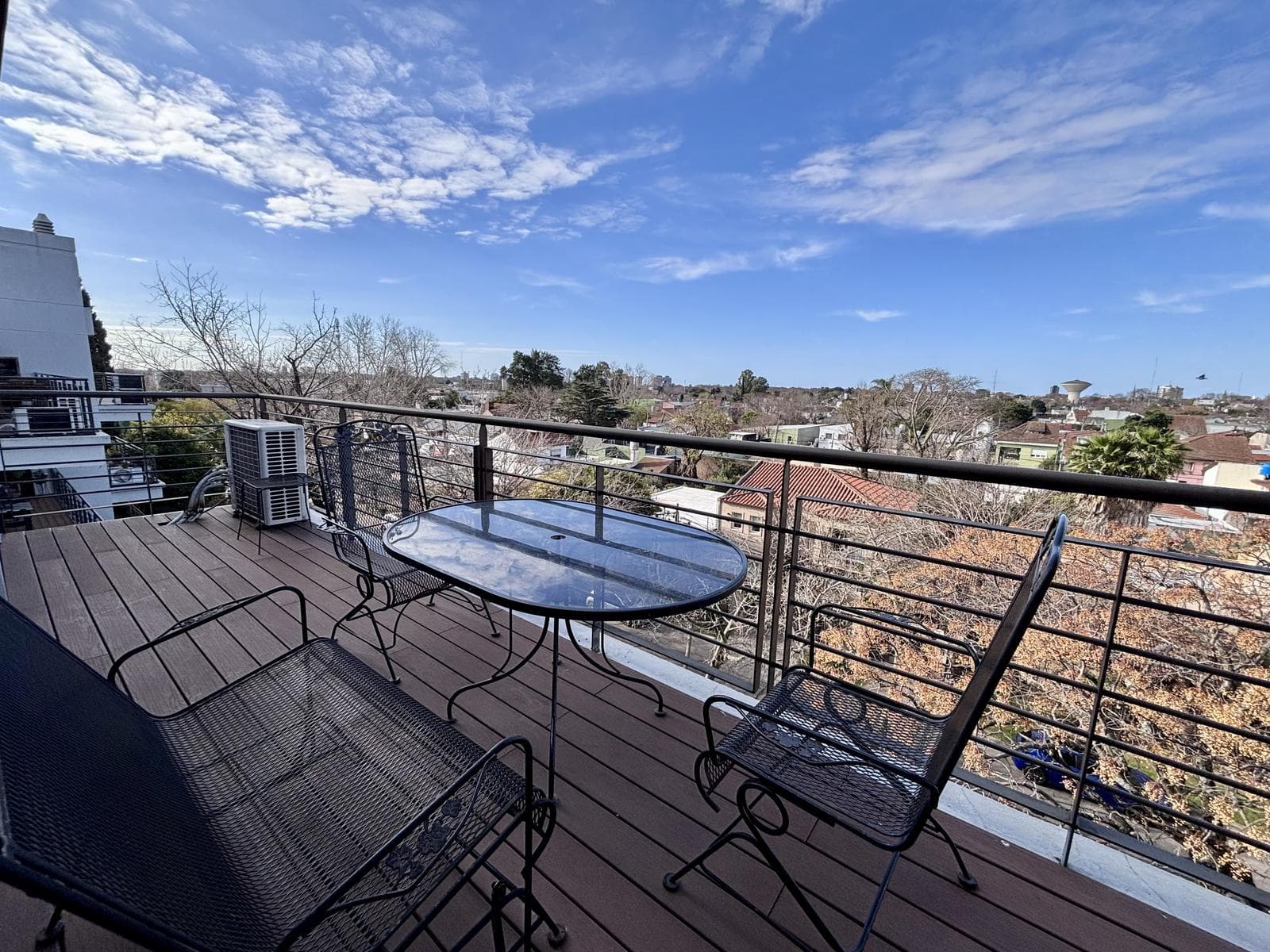 4-room apartment for sale - Two parking spaces and a maid's quarters