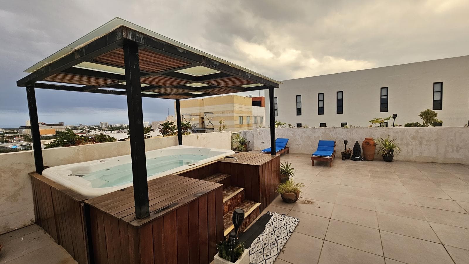 Spectacular Furnished Penthouse with Private Terrace and Jacuzzi | Torre Tzalam, SM4 in Cancun