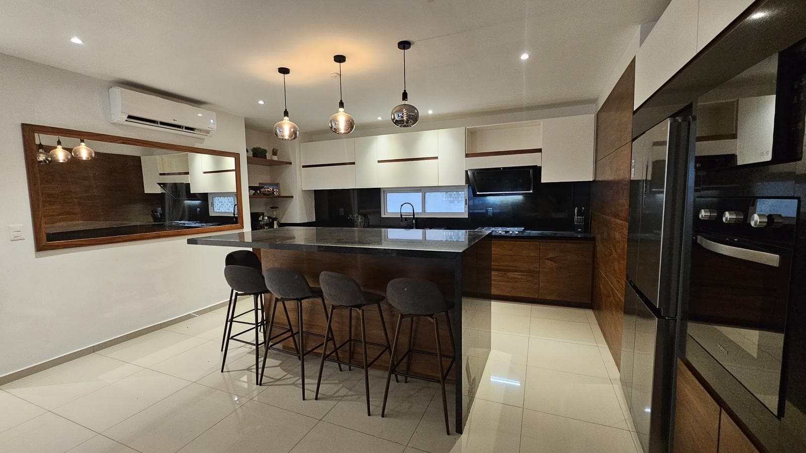Spectacular Furnished Penthouse with Private Terrace and Jacuzzi | Torre Tzalam, SM4 in Cancun