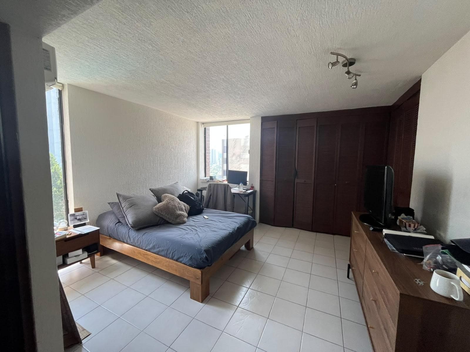 APARTMENT FOR SALE IN TORRES MONTE CAPITOLIO