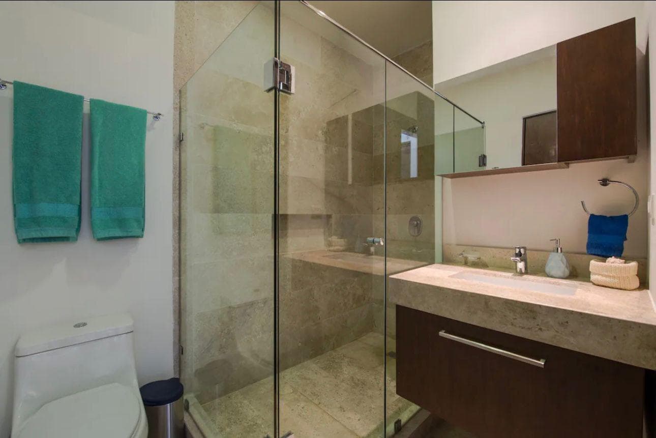 Beautiful, Fully Furnished 1-Bedroom Penthouse for Sale in a Prime Location in Playa del Carmen P418