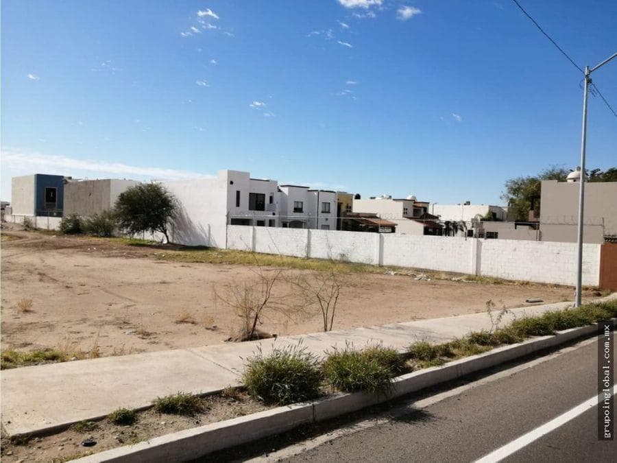 Lot on Juan Navarrete Blvd., near the intersection with Carlos Quintero Arce Blvd.