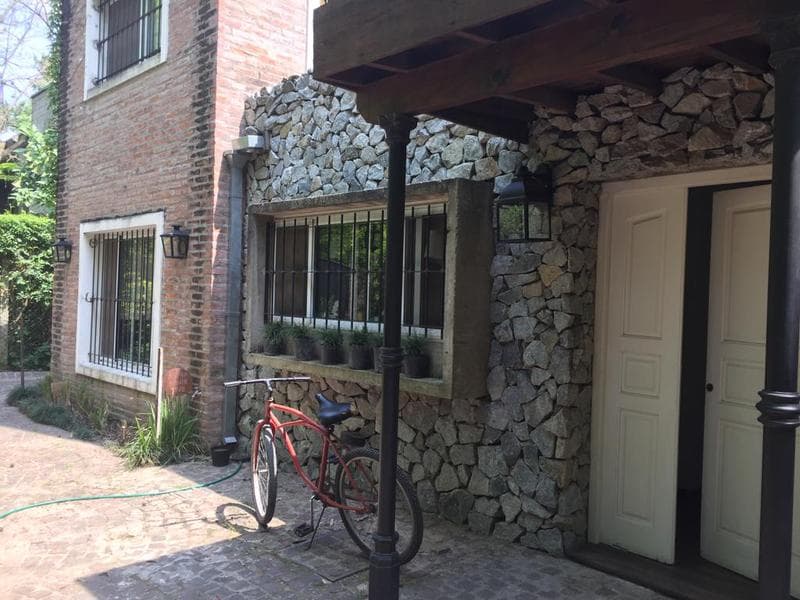 SHORT-TERM RENTALS: SUMMER–JANUARY