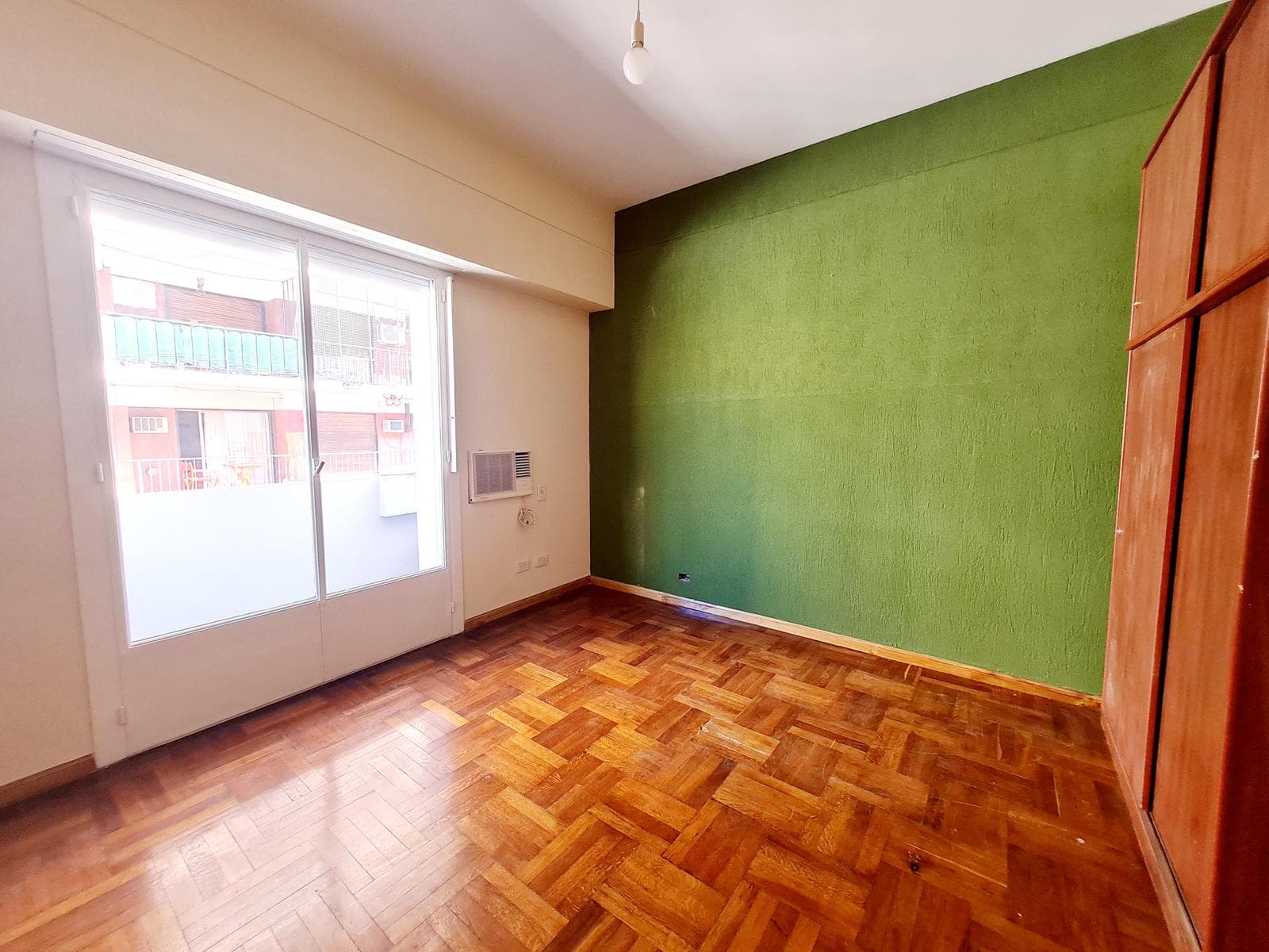 Departamento de 3 Ambientes en Venta - Balcón - Tribunales
