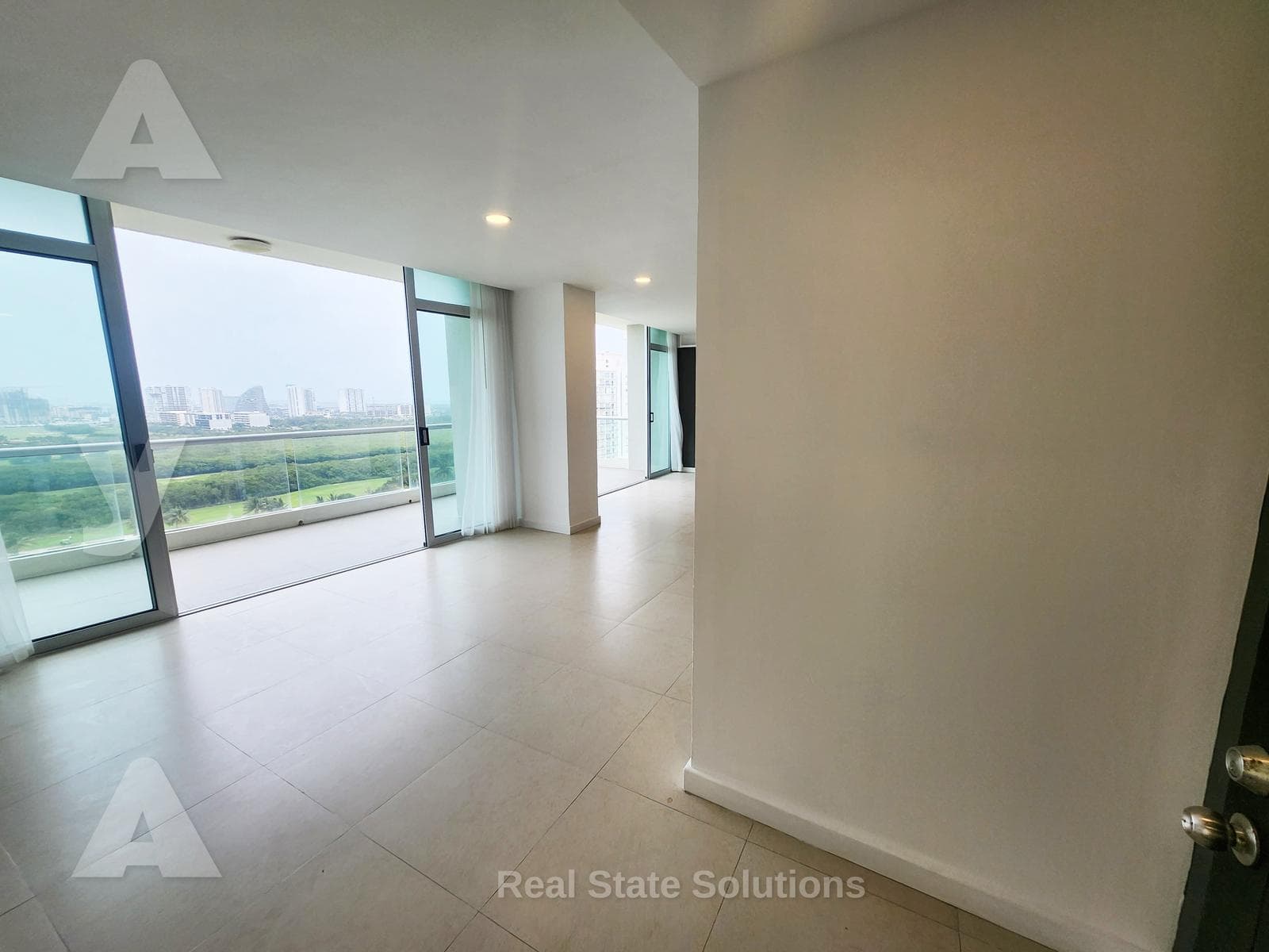 Apartment for Sale, 4 Bedrooms, Ocean View, Golf Course, Av. Bonampak, Puerto Cancún