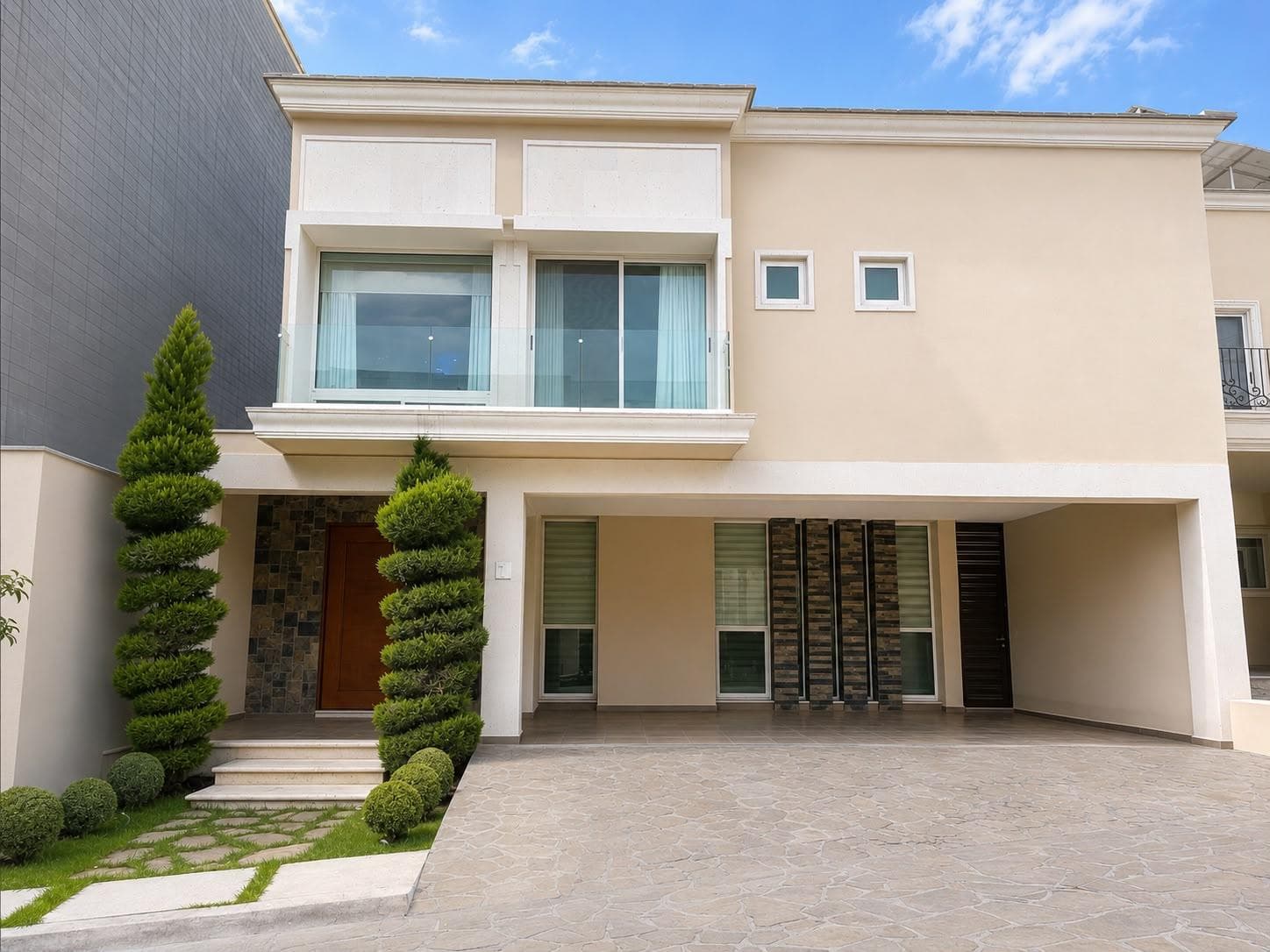 HOUSE FOR SALE IN THE LOMAS DEL VALLE NEIGHBORHOOD, SAN PEDRO GARZA GARCIA