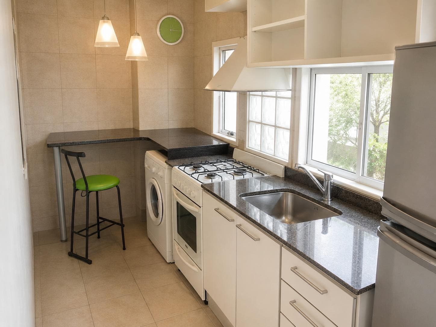 Spacious 2-room apartment with a front balcony and amenities