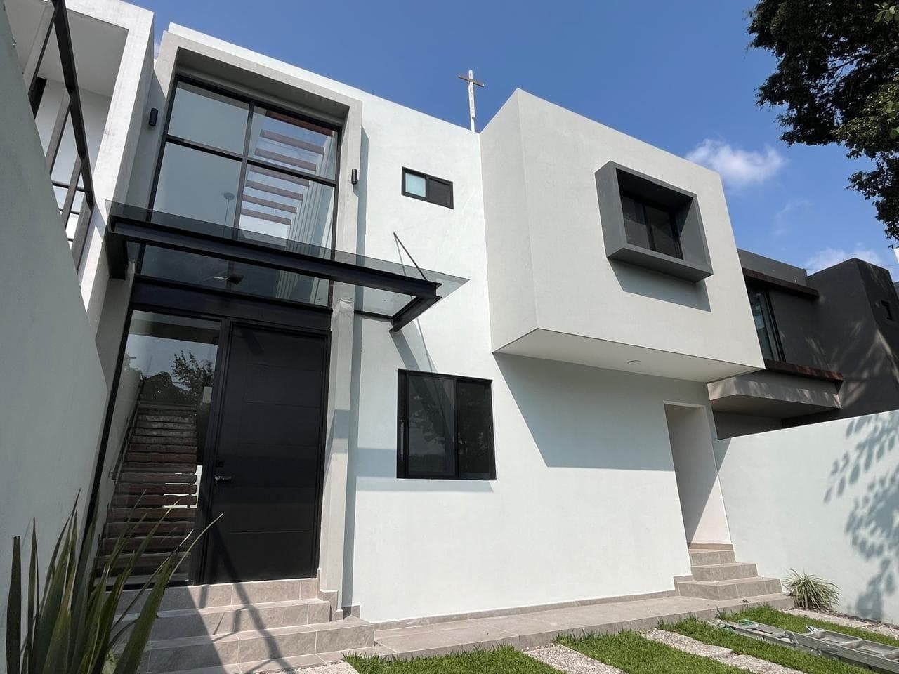 DETACHED HOUSE FOR SALE IN JIUTEPEC, MOR, ON A PRIVATE STREET, WITH AN ELECTRIC GATE, NEW HOUSE