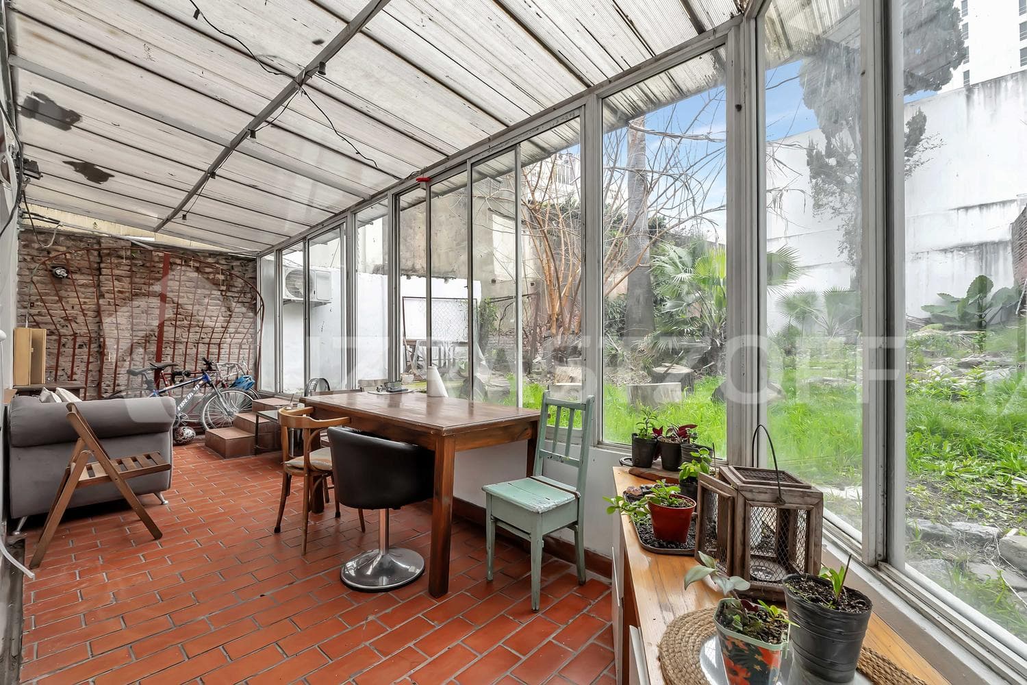 3-room ground-floor apartment for sale in Almagro with a view of greenery