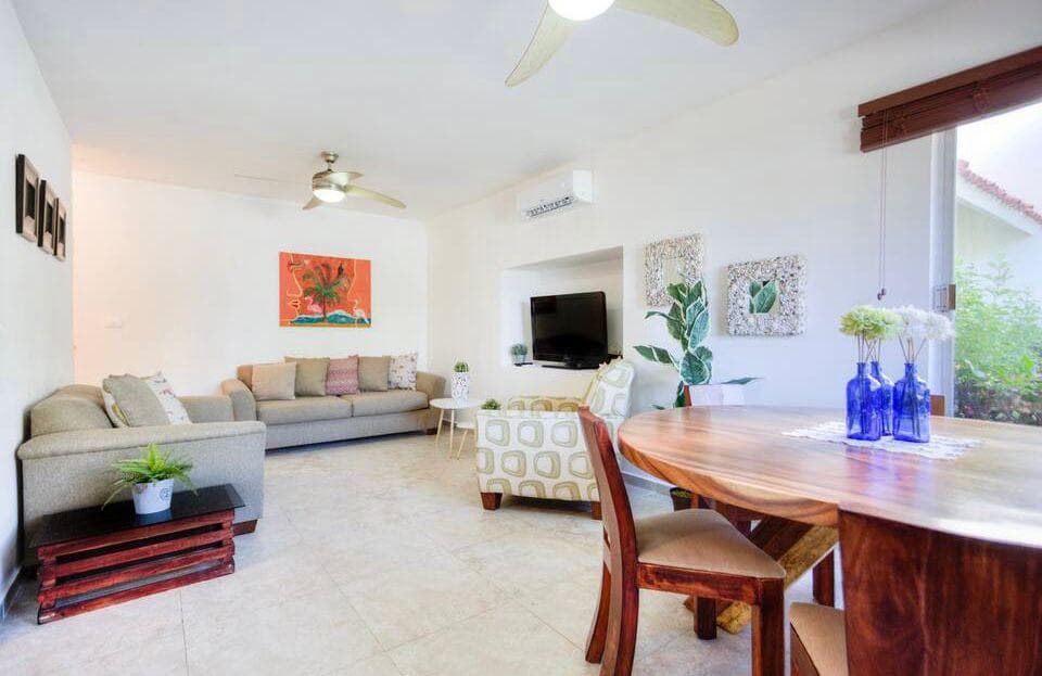 Condominium Apartment with a View of the Lagoon