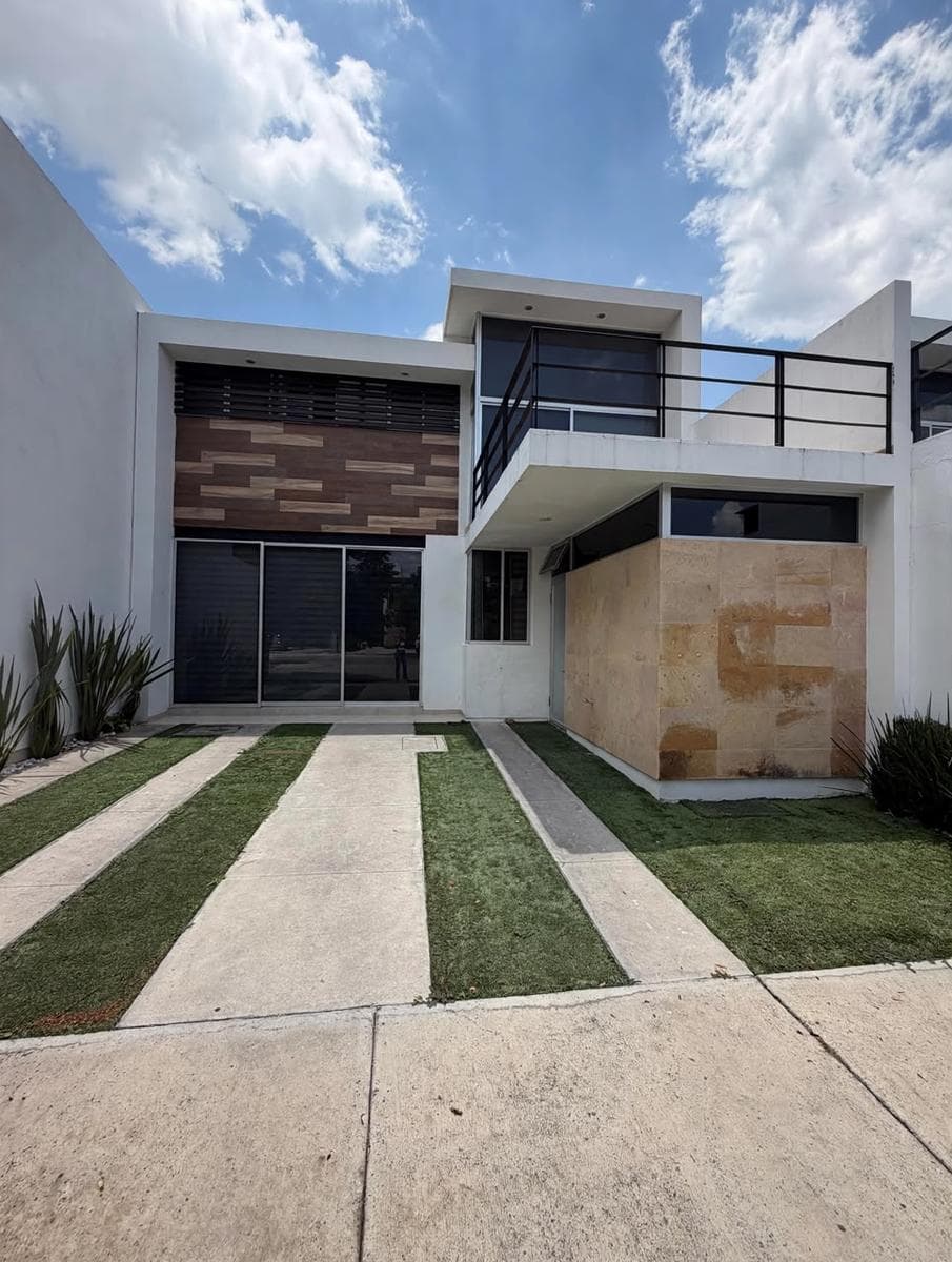 3-Bedroom House in Soberna Residencial