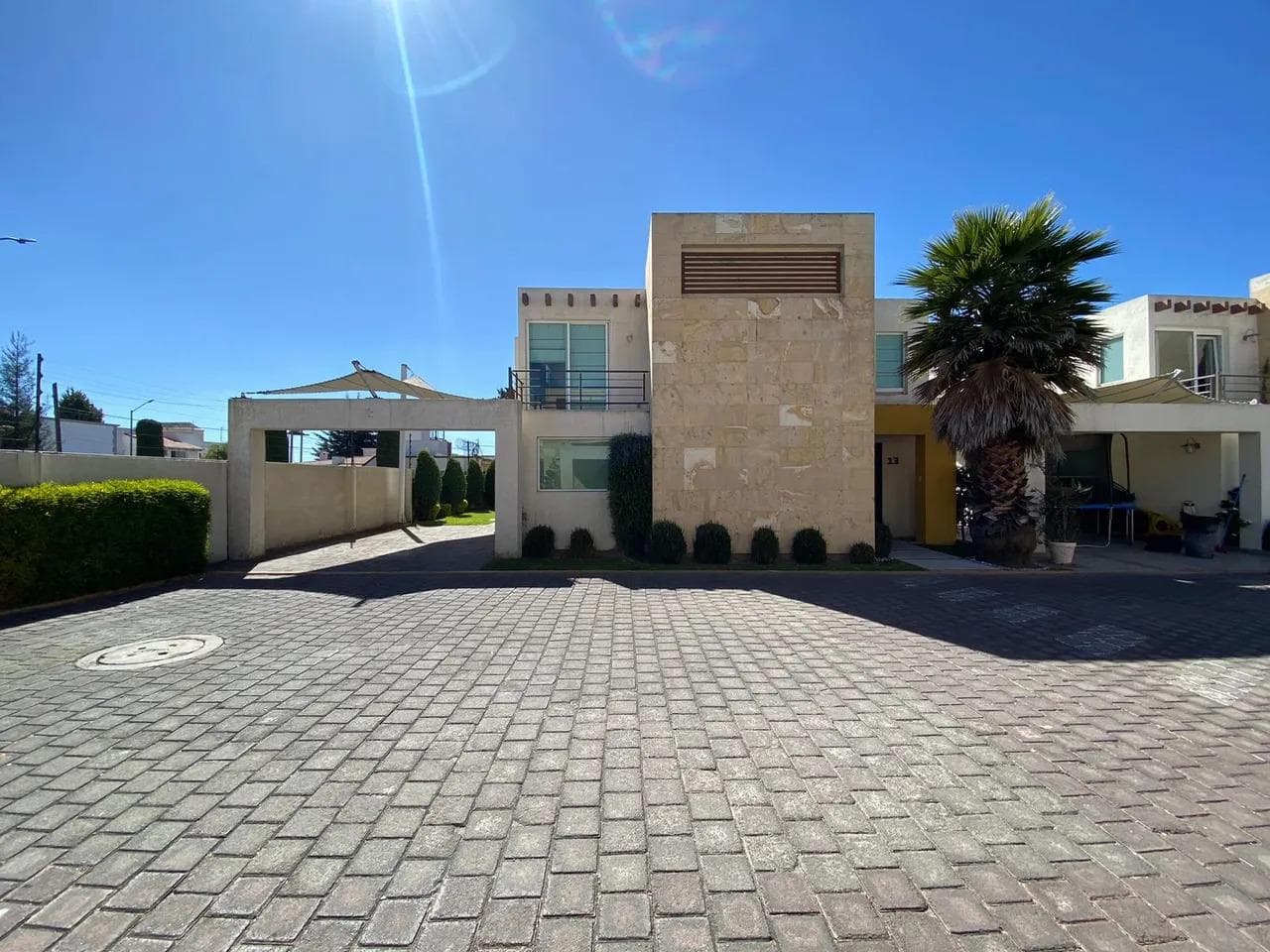 HOUSE FOR SALE IN METEPEC, NEAR THE TRAIN STATION