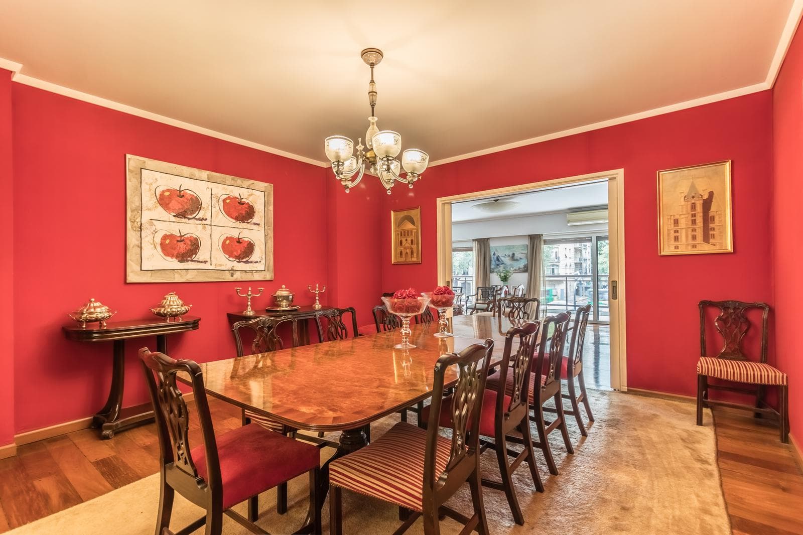 Excellent 4-bedroom apartment with a balcony in Palermo Chico.