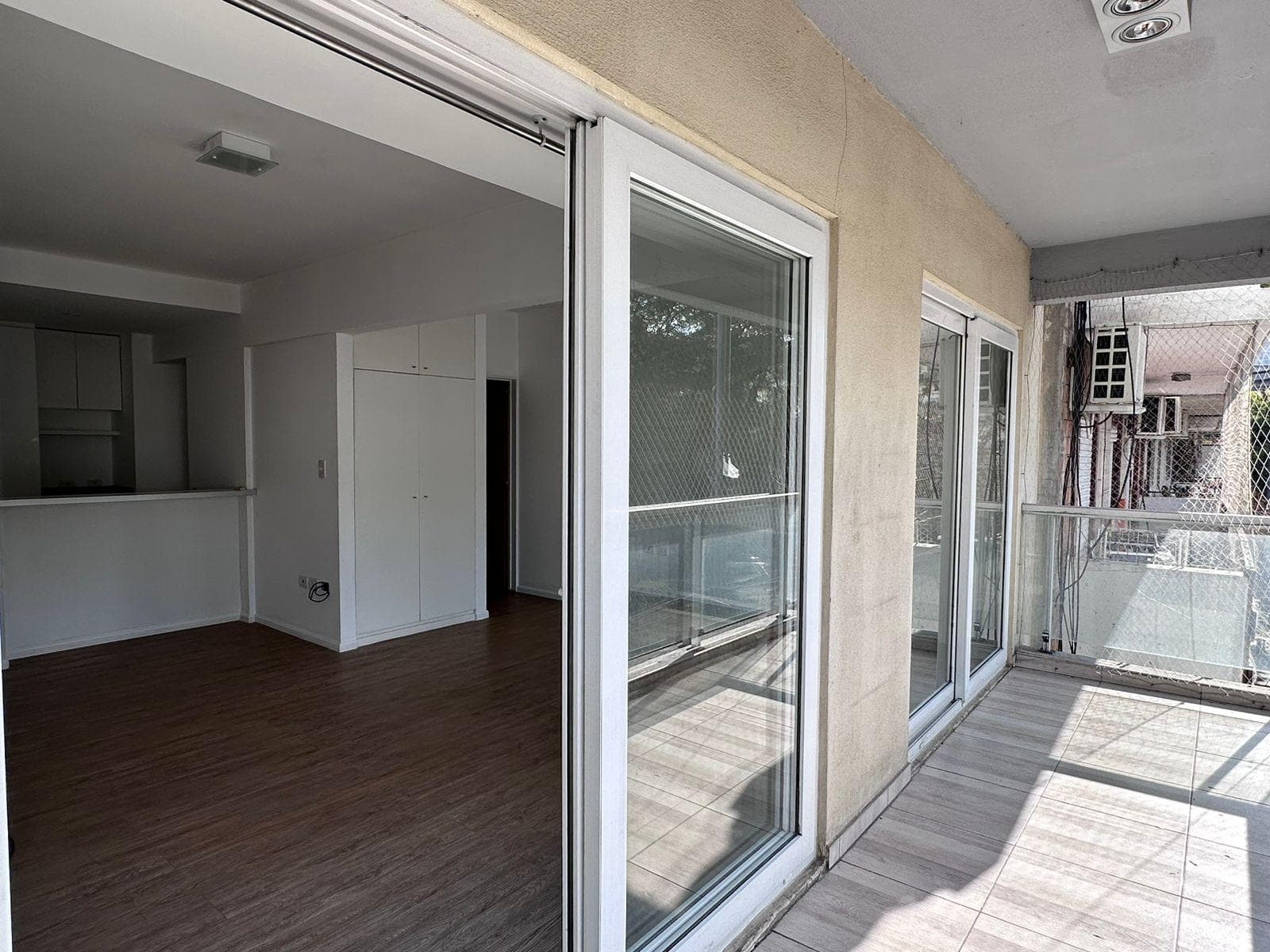 Spacious Studio Apartment Facing the Street | Very Bright | Pool and Terrace with Grill