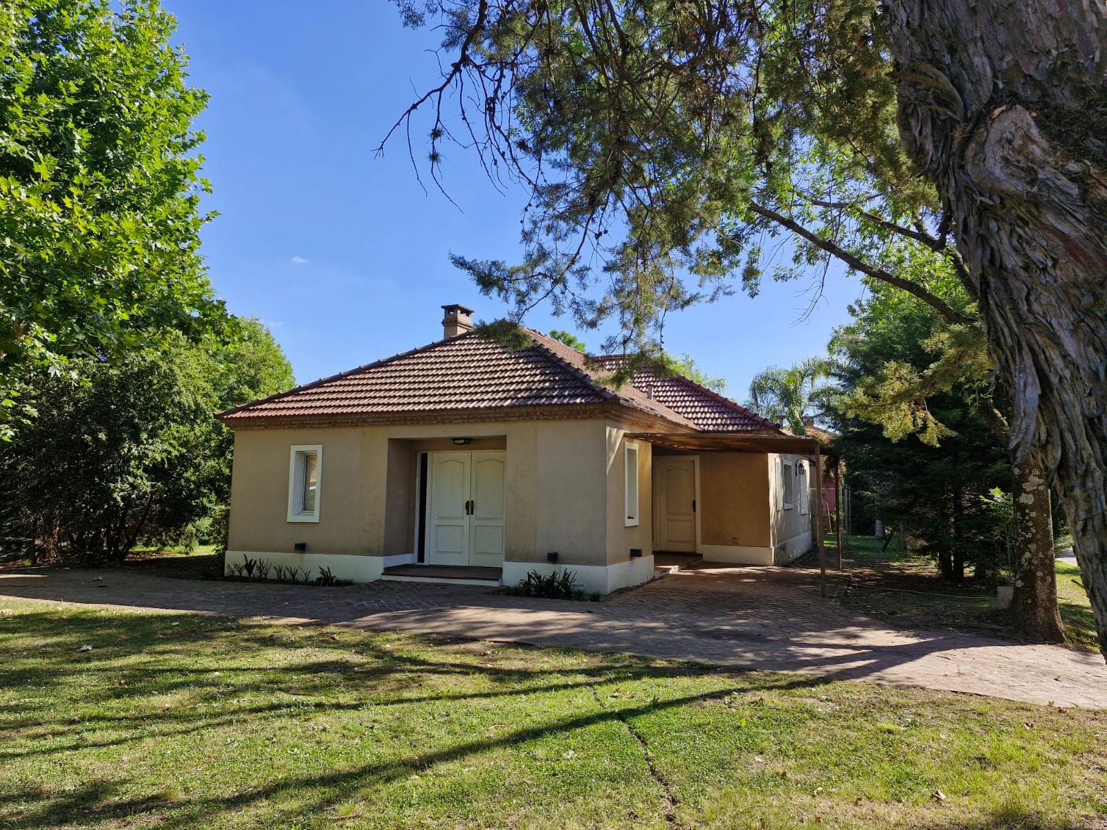 LNI 879 - Barrio Privado Bermudas - Casa en Venta - En planta baja