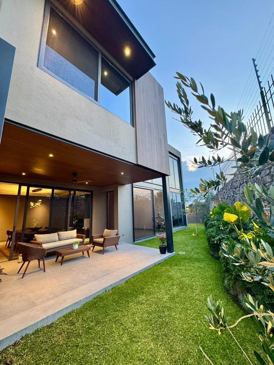 House in the Molino Condominium XI with 3 Bedrooms and Luxury Finishes