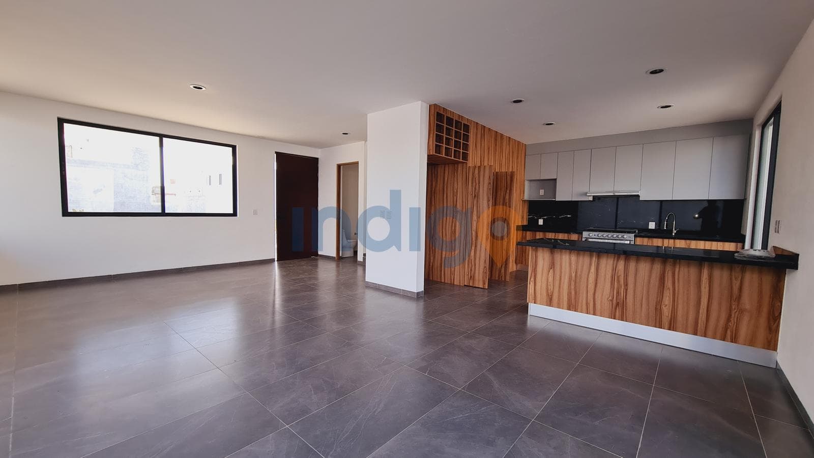 House for Sale in Ciudad Maderas in the Taray Royal Club Condominium