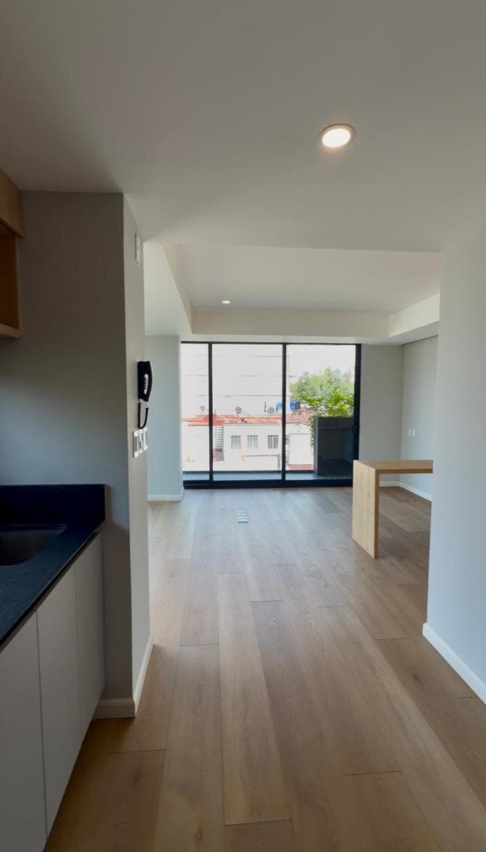 Brand-new, cozy, just a few steps from Insurgentes Sur Ave. and Nuevo León Ave.