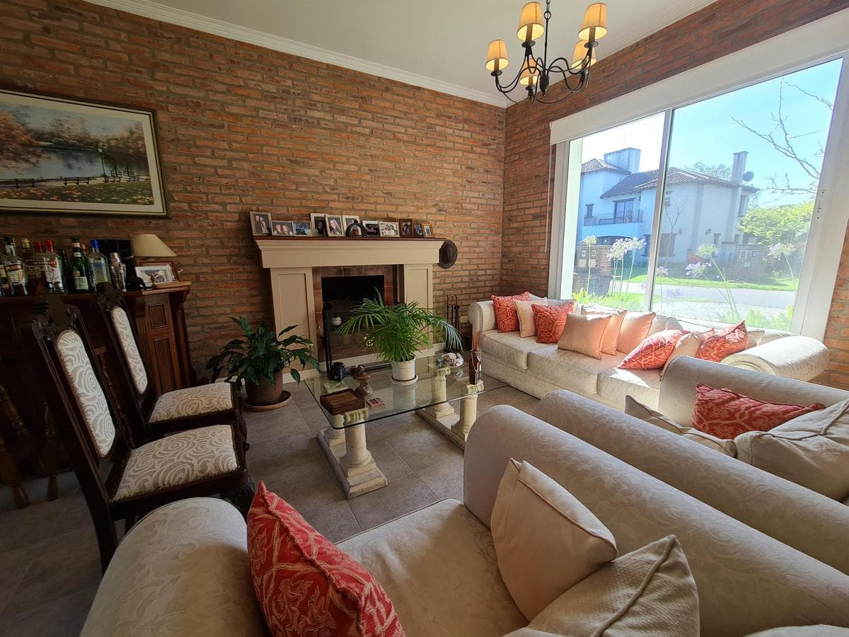 House for Sale in Talar Del Lago I