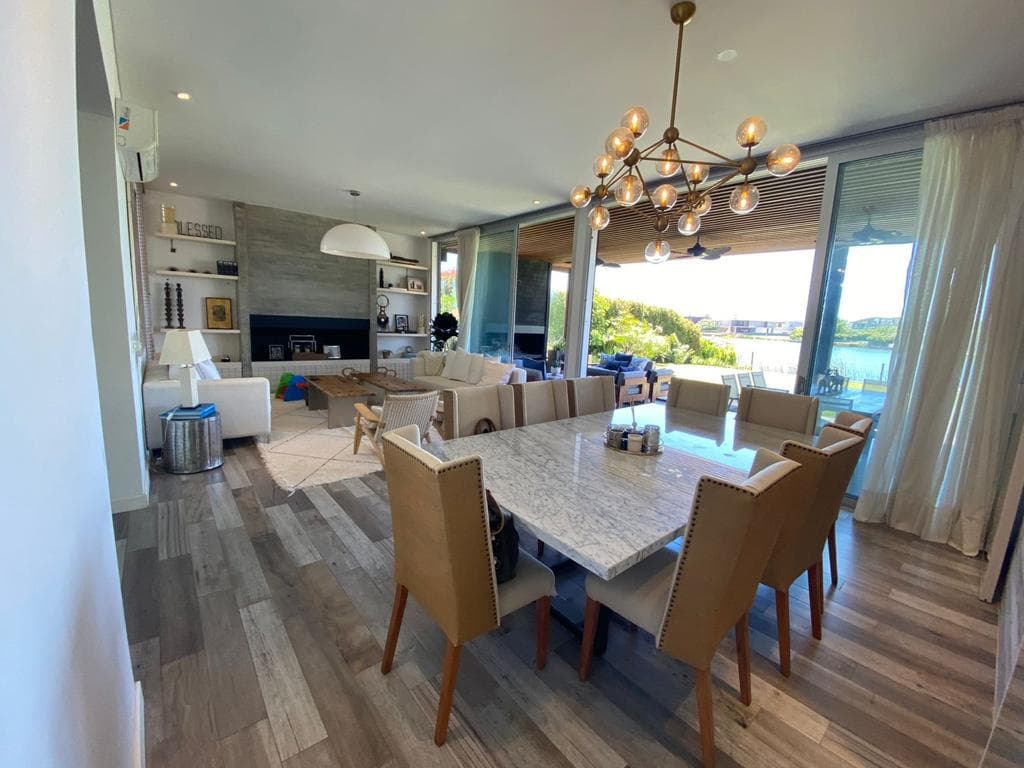 Modern House for Sale on the Water in the Barbarita Gated Community