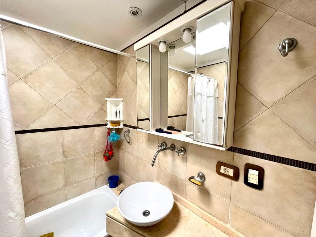 PH STYLE, 4 ROOMS, SEPARATE ENTRANCE, GARAGE, VERY LOW MAINTENANCE FEES
