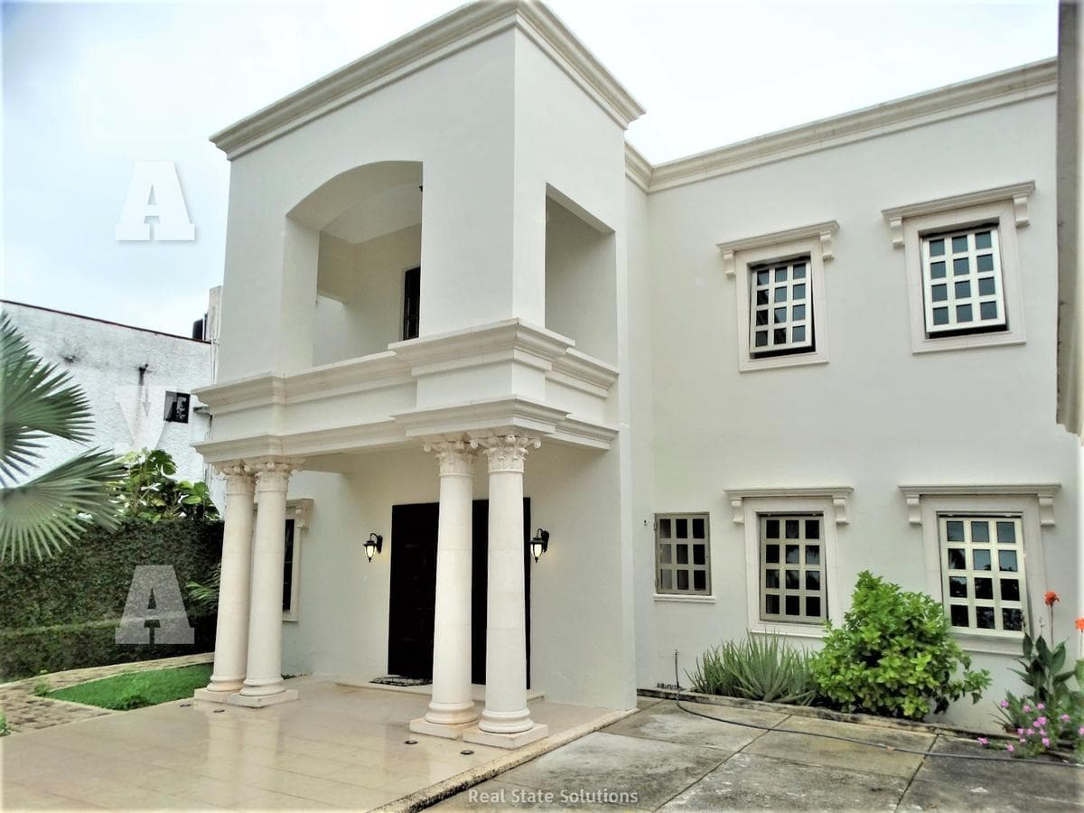 House for Sale, Classic Style, 4 Bedrooms in Residencial Campestre, Cancún