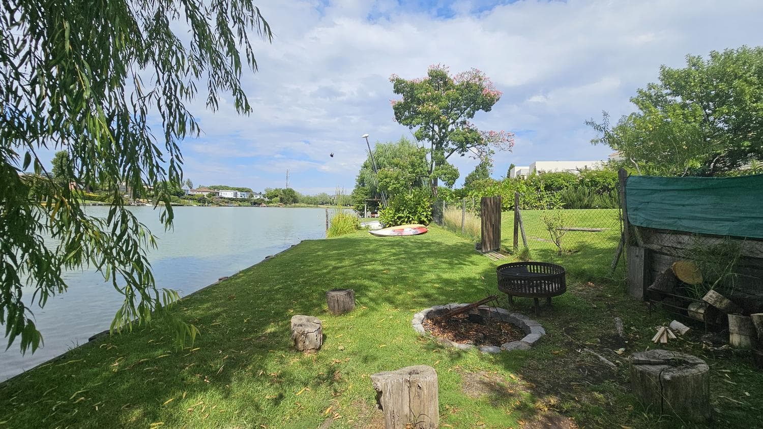 House for annual rent by the water in Santa Bárbara—5 bedrooms, immaculate, comfortable, and bright