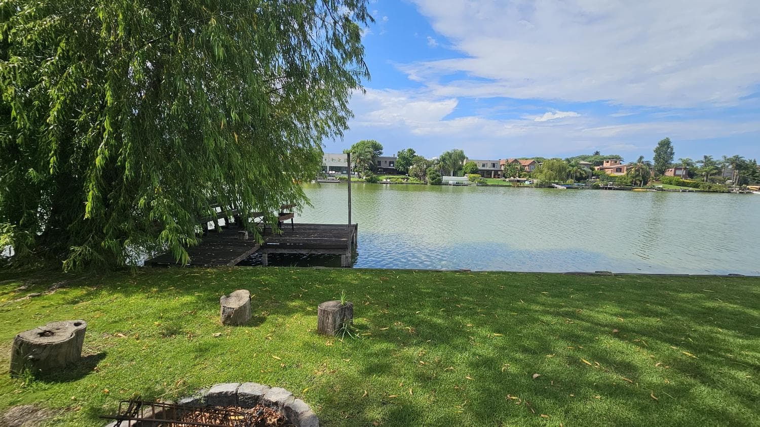 House for annual rent by the water in Santa Bárbara—5 bedrooms, immaculate, comfortable, and bright