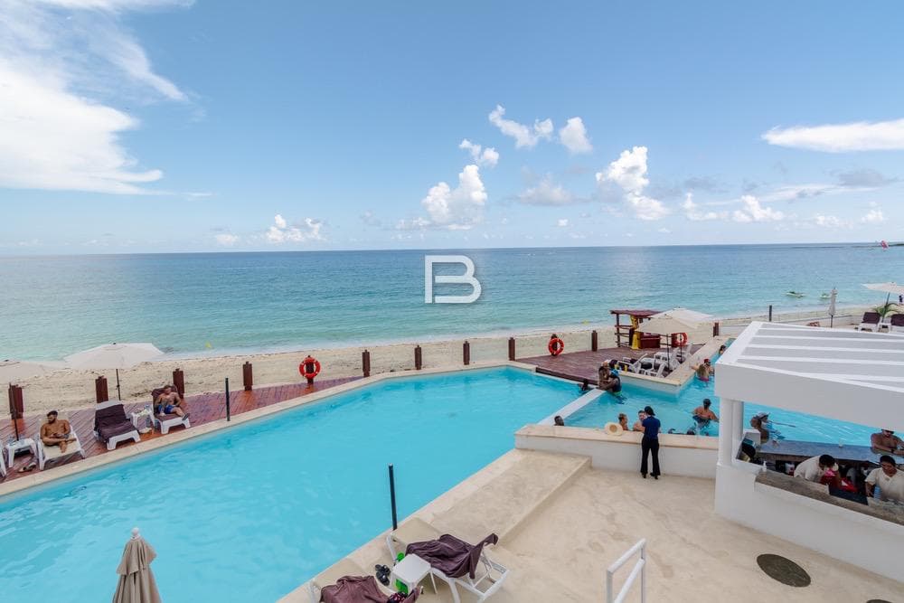 Hotel Zone: Oceanfront Apartment for Vacation Rentals, 6,000,000