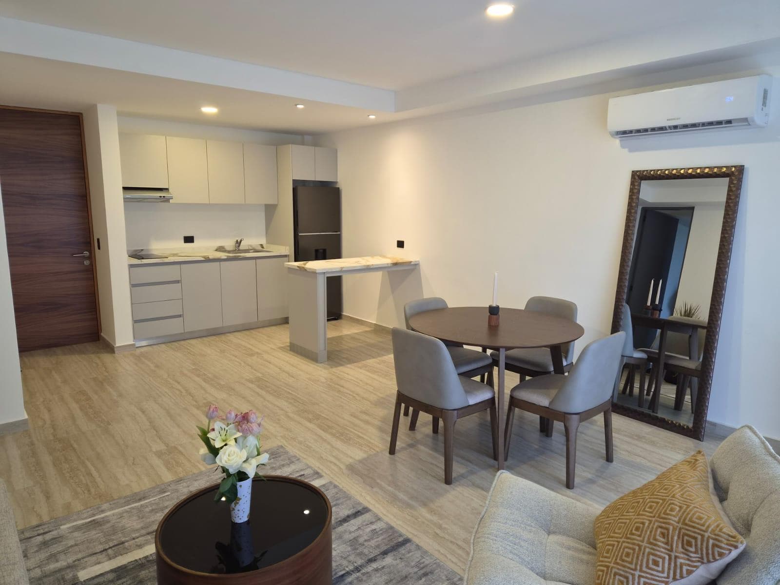 FURNISHED 1-BEDROOM APARTMENT FOR RENT