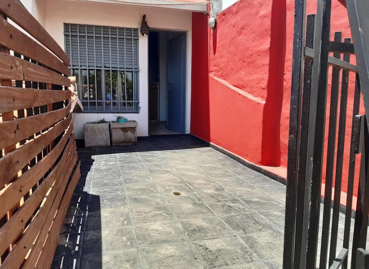 APARTMENT WITH PRIVATE TERRACE 2 bedrooms JUNIORS Neighborhood