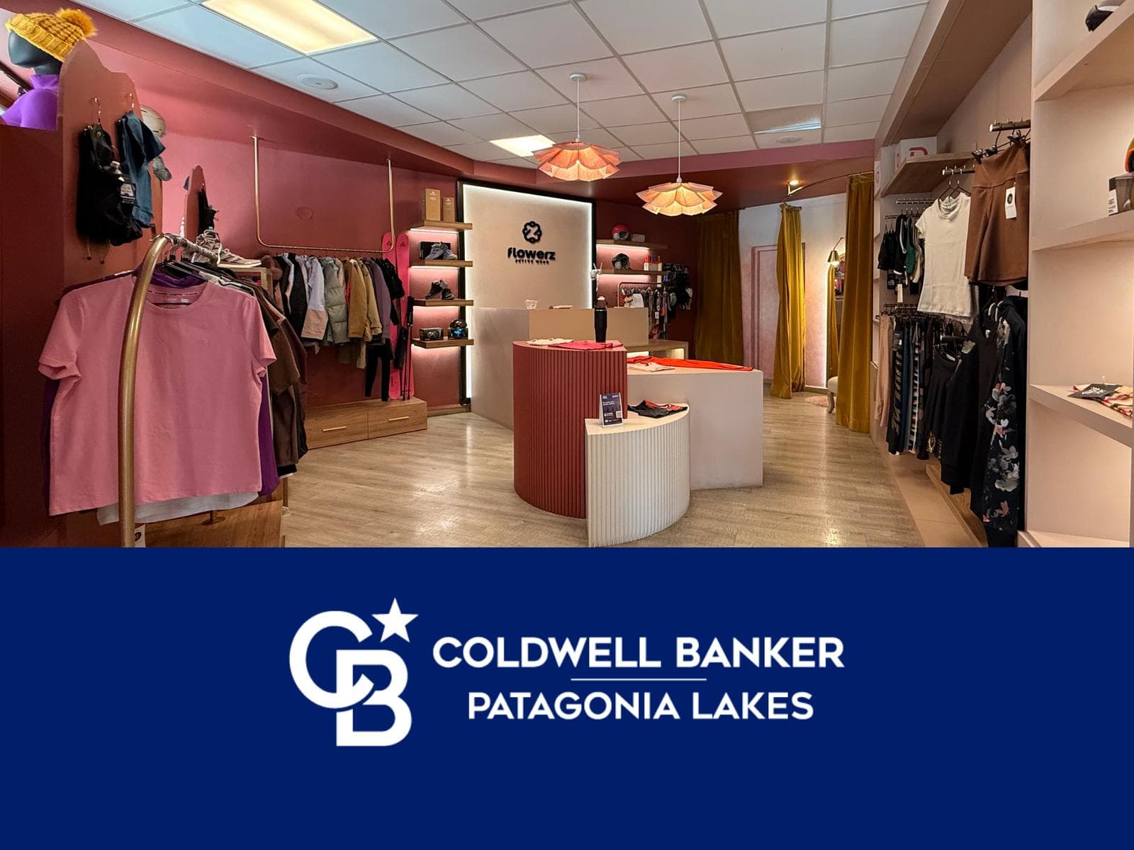 FOR SALE: Business · Women's Sportswear · On Av. Arrayanes · Villa la Angostura