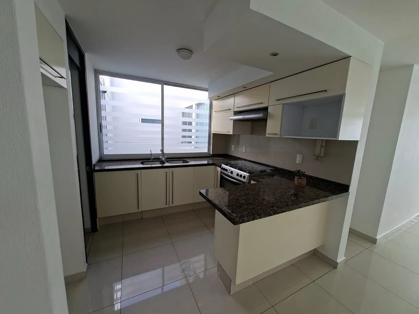 Apartment - Del Valle Centro