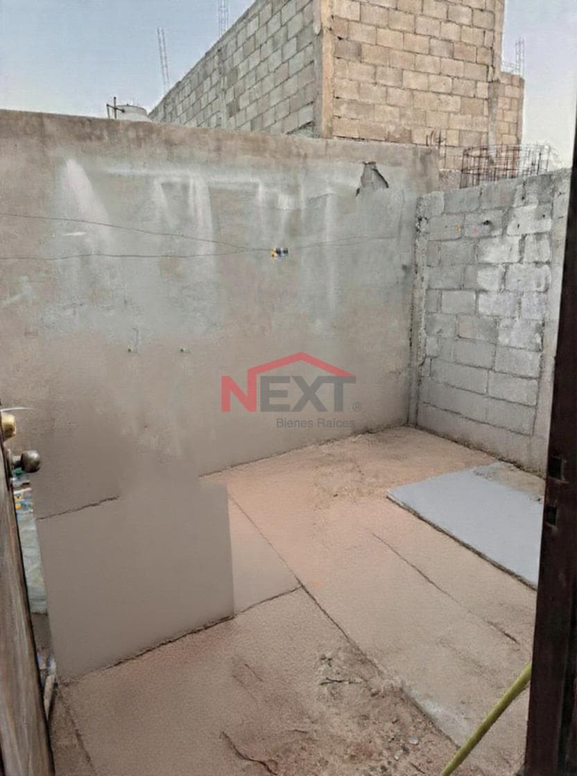 HOUSE FOR SALE IN PUERTA DEL REY