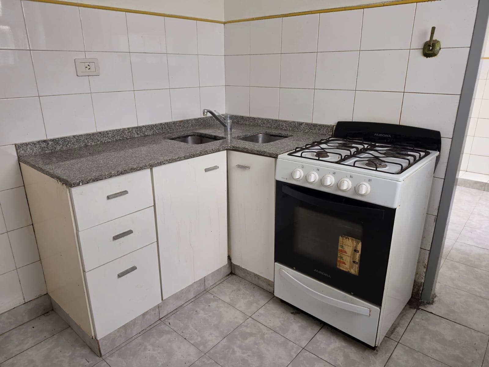 3-room apartment for sale in Flores—very bright