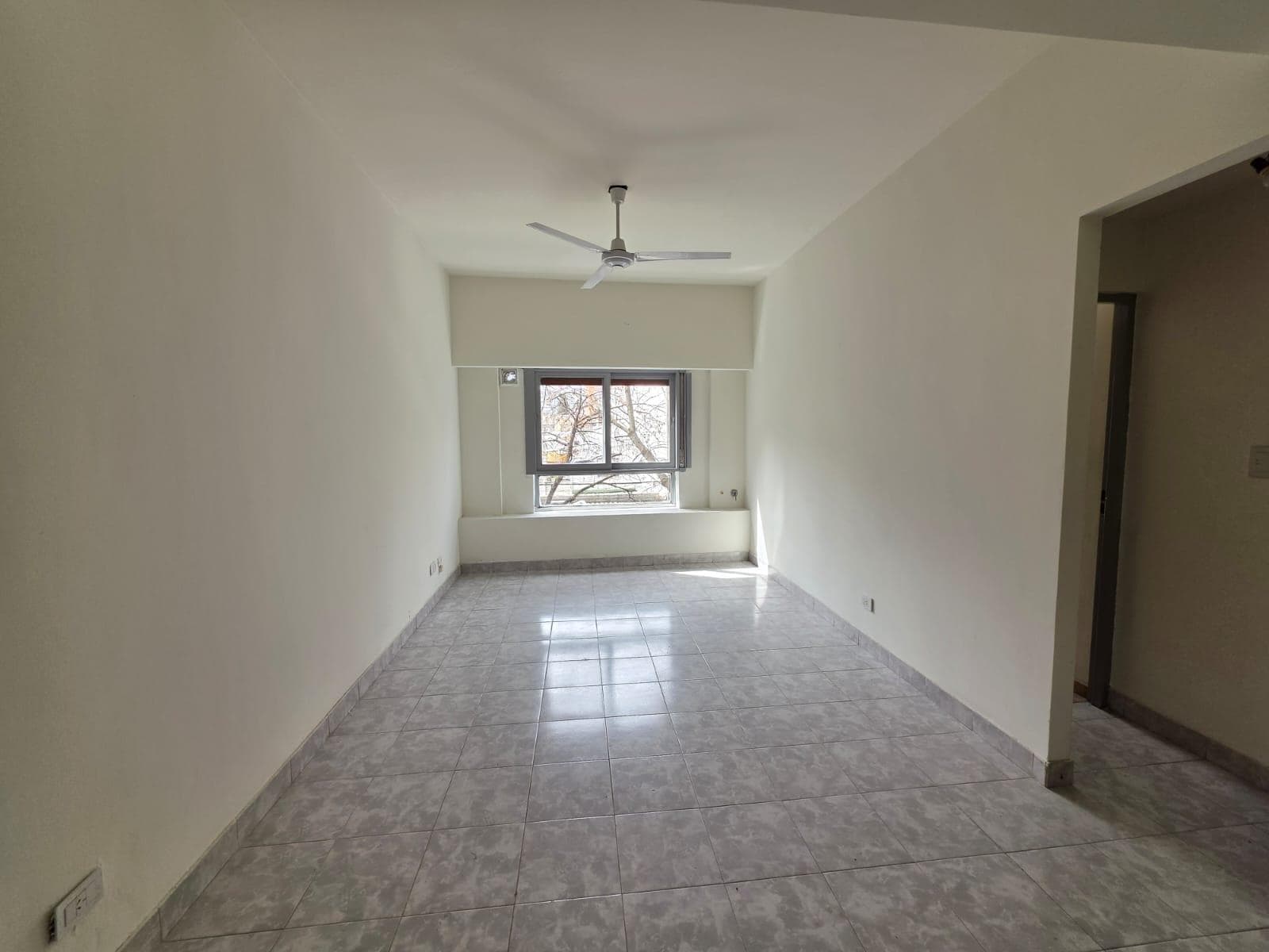 3-room apartment for sale in Flores—very bright