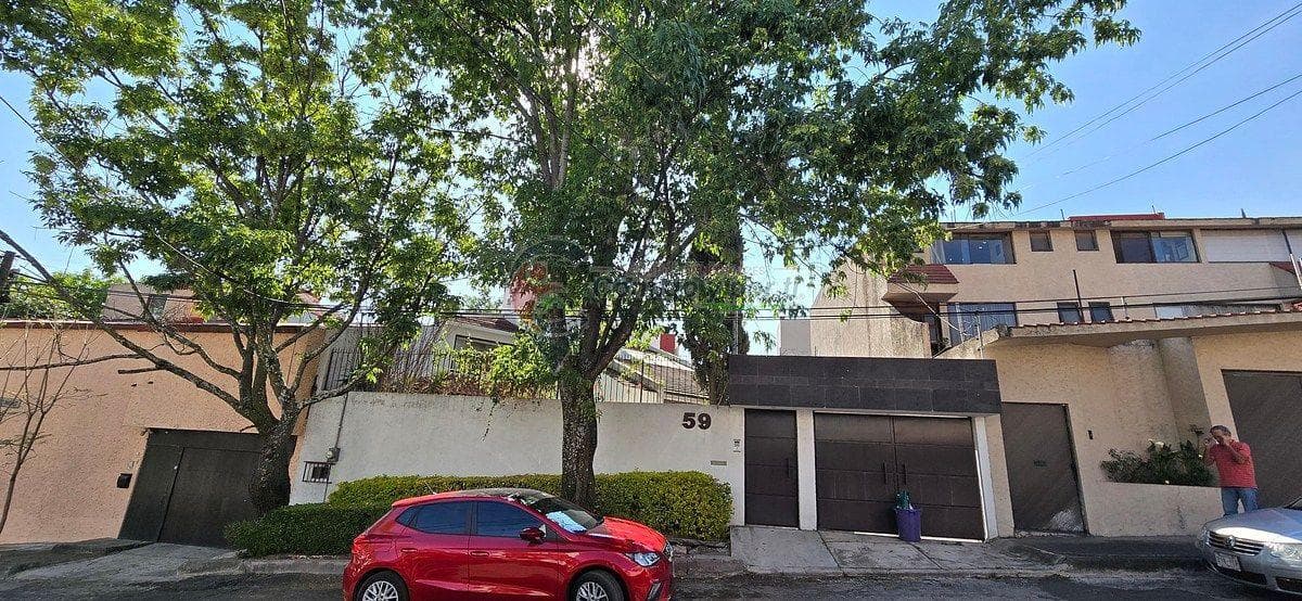Single-Family Home for Sale in the Olivar de los Padres Gated Community