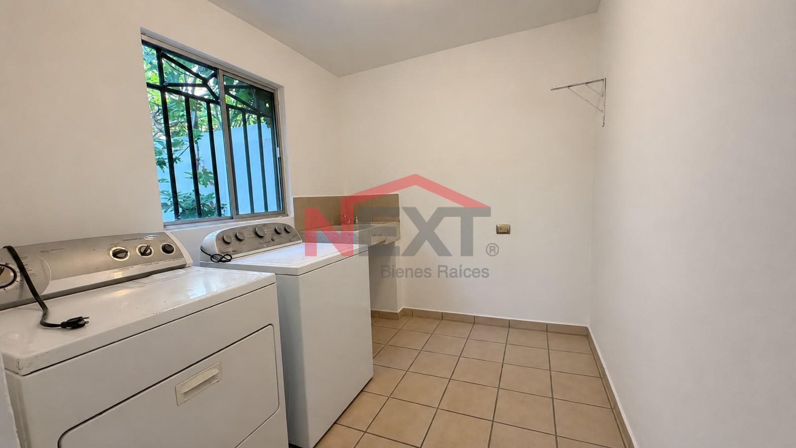 HOUSE FOR RENT IN PUERTA REAL