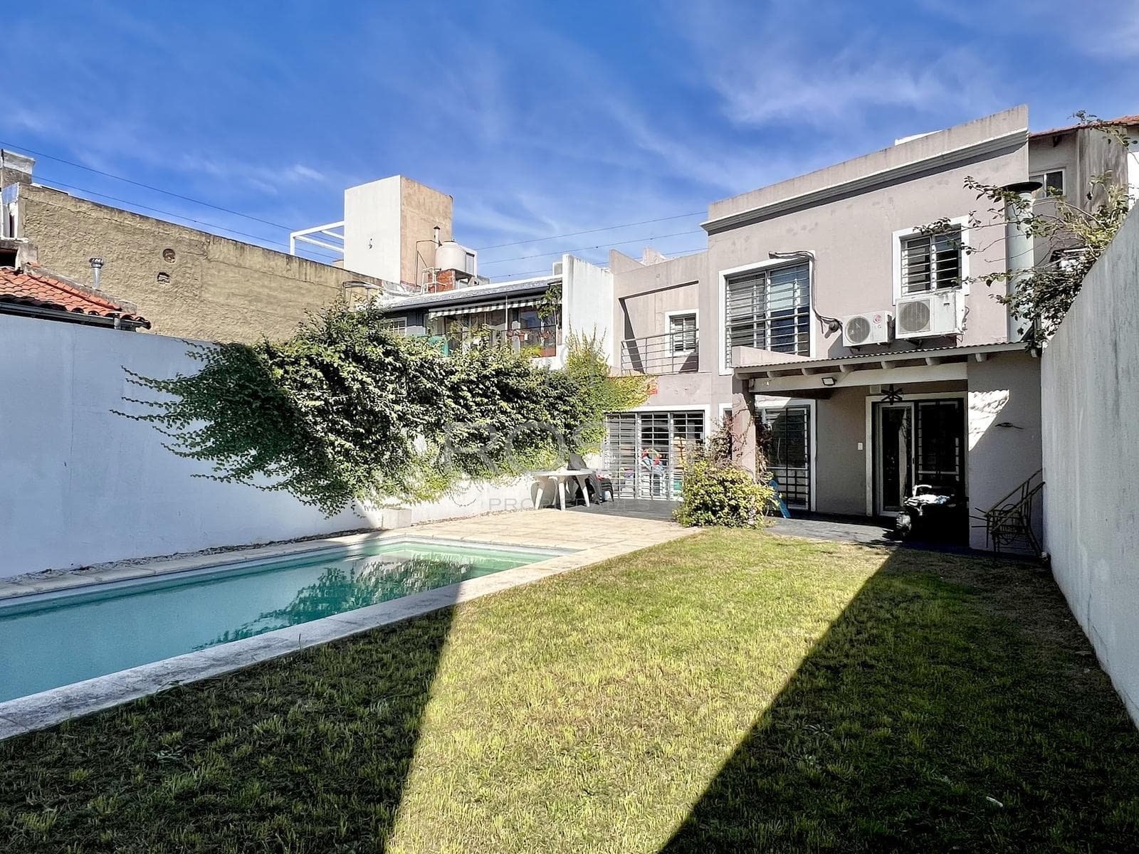 4-room house with 3 bedrooms, a suite, and a garden with a pool and barbecue | Garage | Castelar
