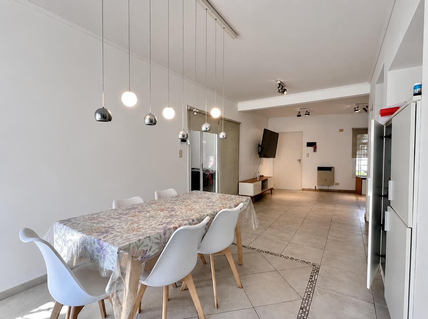 4-room house with 3 bedrooms, a suite, and a garden with a pool and barbecue | Garage | Castelar