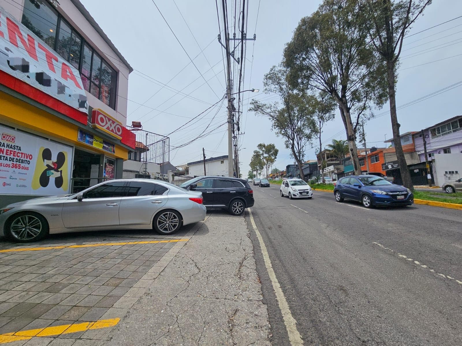 STREET-LEVEL COMMERCIAL SPACE FOR RENT – AV. RUIZ CORTINES