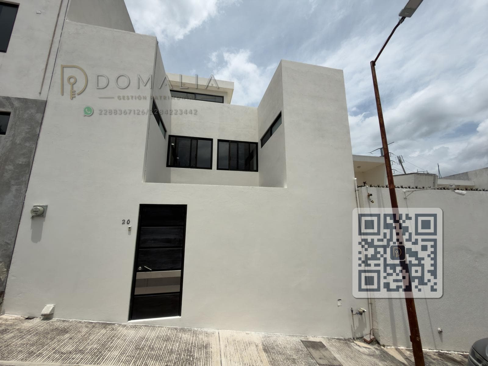 House for sale · 3 bedrooms · Two street-facing sides · 90 m² rooftop terrace · Monte Magno, Xalapa