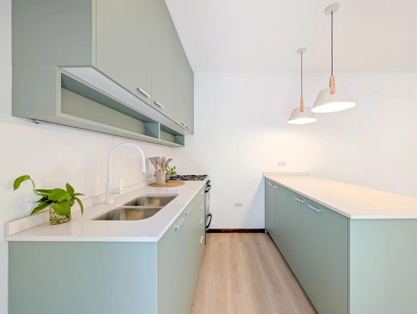Casa de pasillo de 3 dormitorios con patio y terraza. Apta Crédito - Abasto, Rosario.