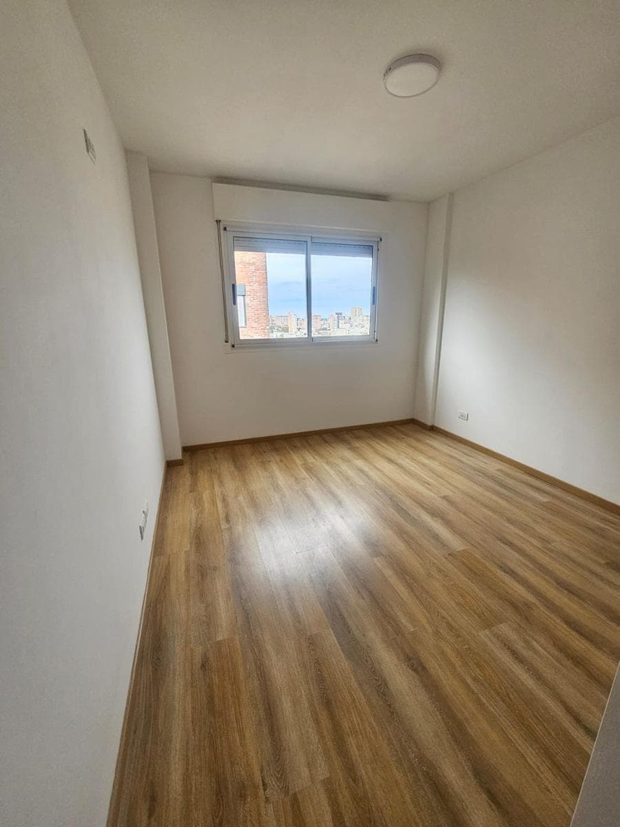 FOR SALE: 2-BEDROOM APARTMENT WITH BALCONY. ABASTO NEIGHBORHOOD
