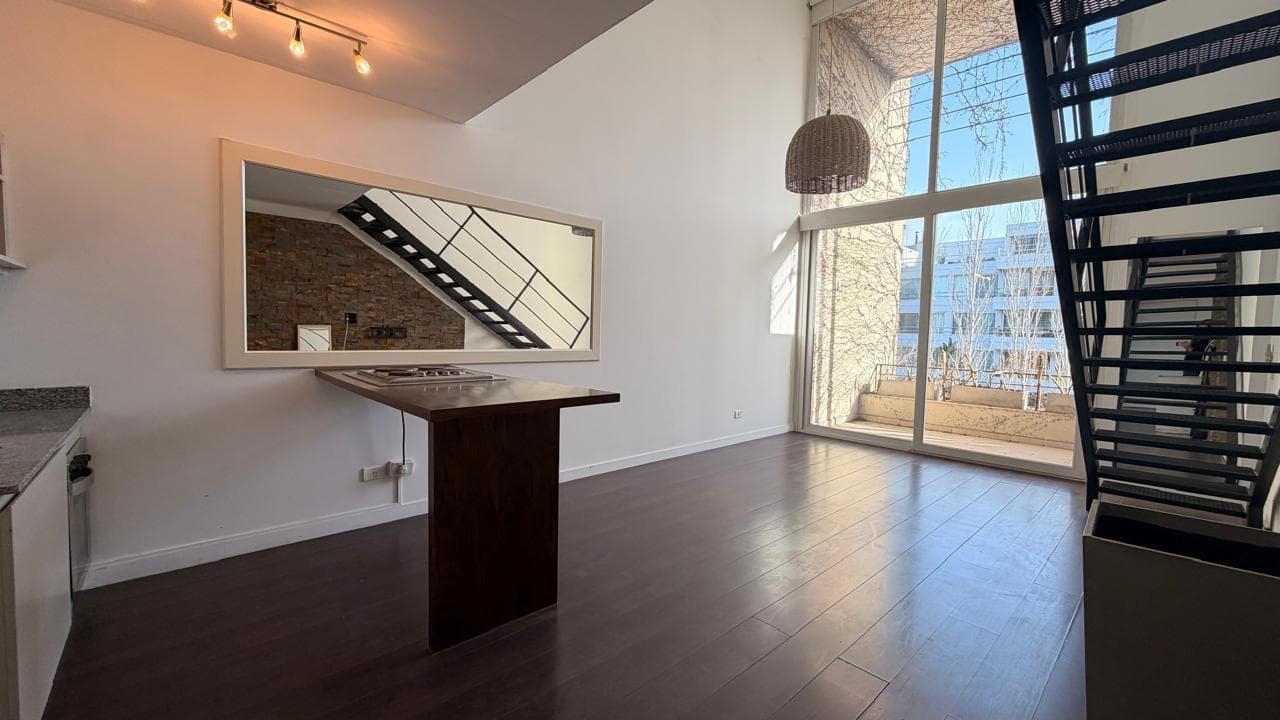 Second-floor apartment for RENT with great exposure and a stunning view - Ayres Vila