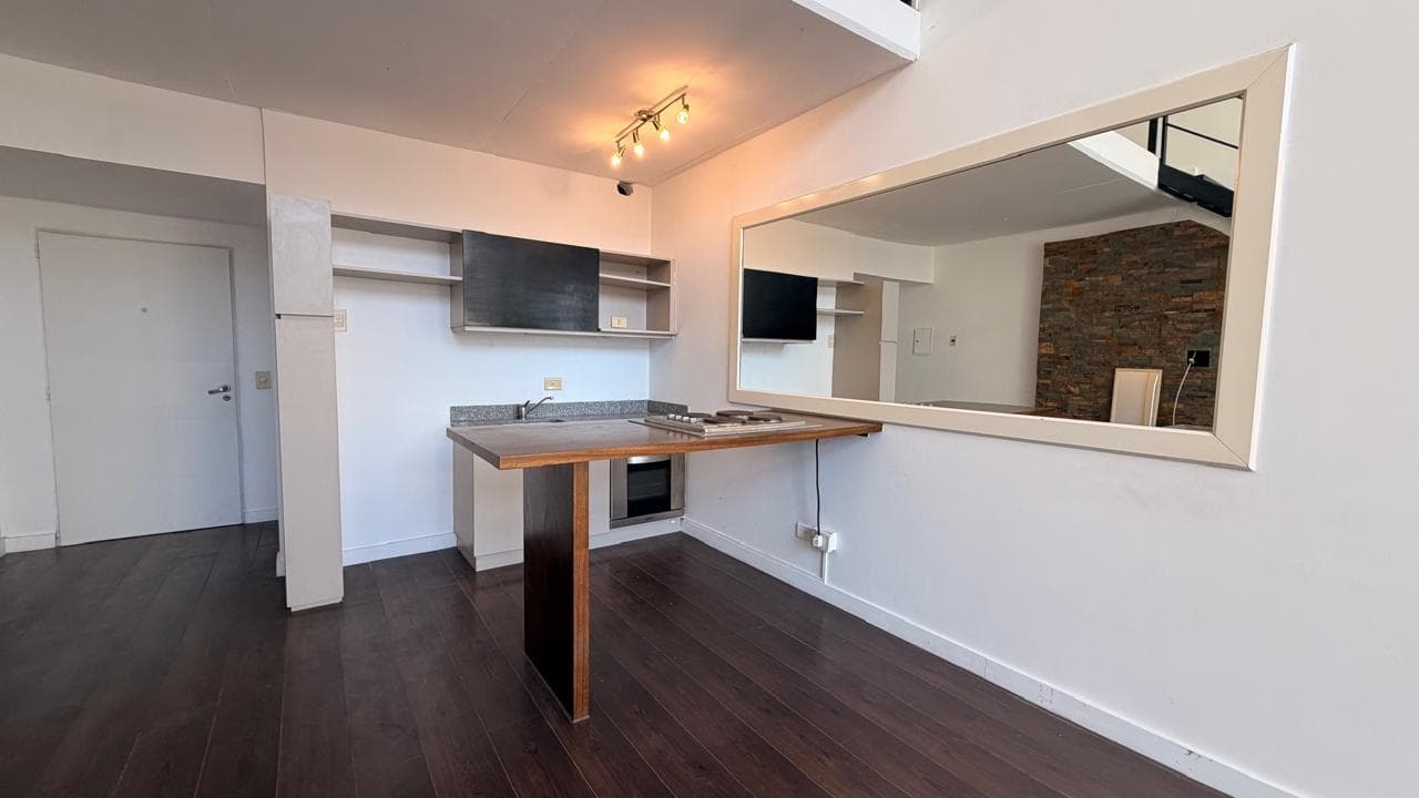 Second-floor apartment for RENT with great exposure and a stunning view - Ayres Vila
