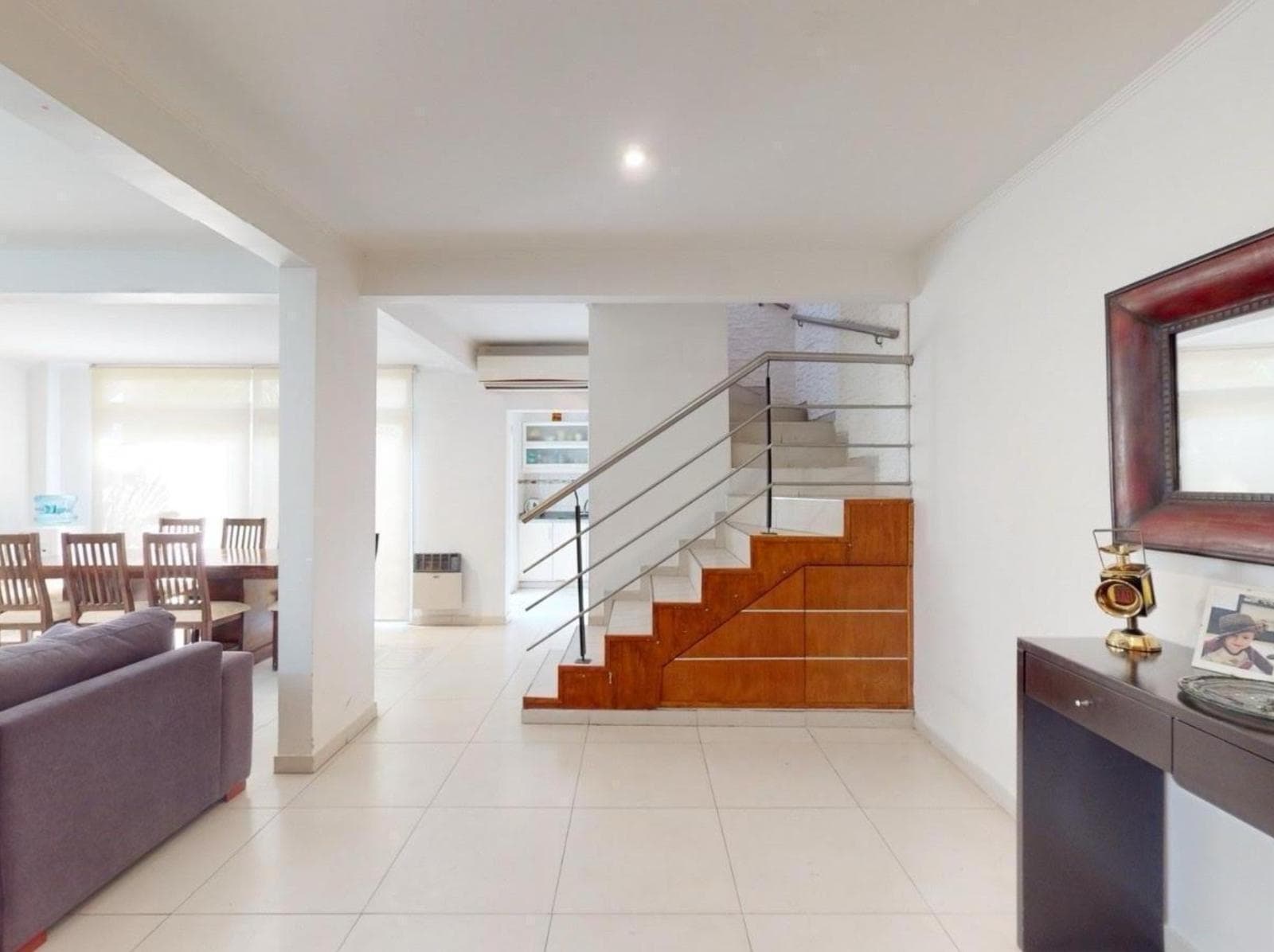 For Sale/Rent: 3-bedroom house with garage. Spacious terrace with barbecue. Plaza Malvinas area