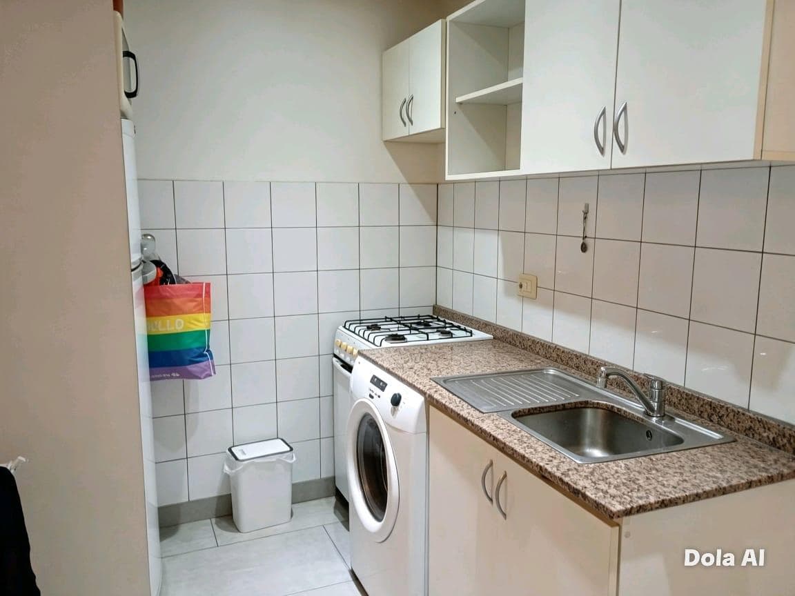 Apartment for Sale in Florida: 2-bedroom, with outdoor parking spaces—in impeccable condition
