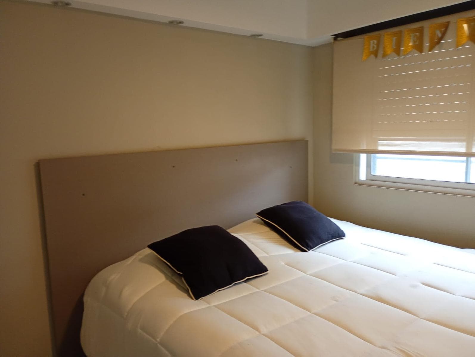 Apartment for Sale in Florida: 2-bedroom, with outdoor parking spaces—in impeccable condition